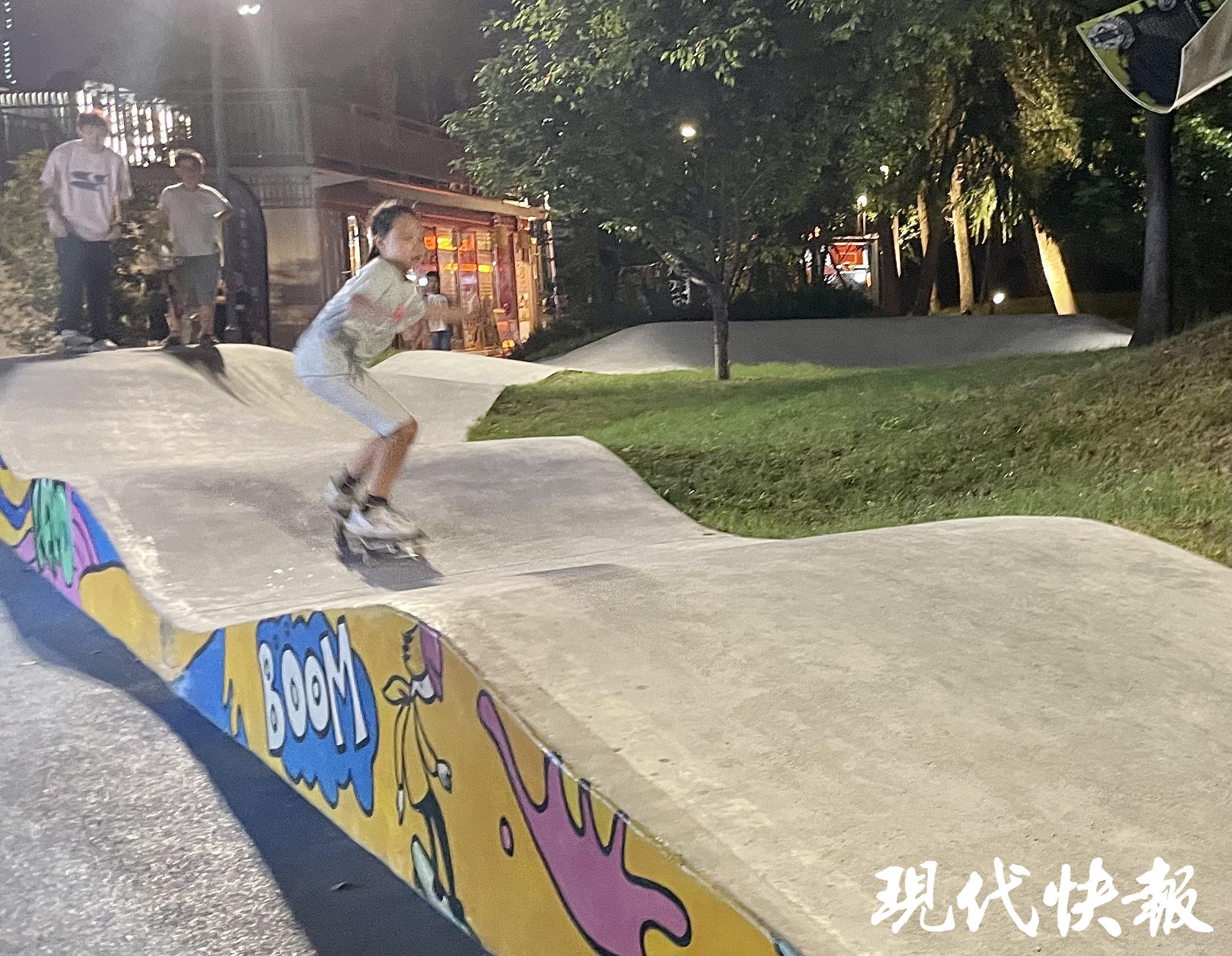 必一体育官网文脉华章｜奥运刮起“潮玩”风体育文化的年轻态表达(图4)