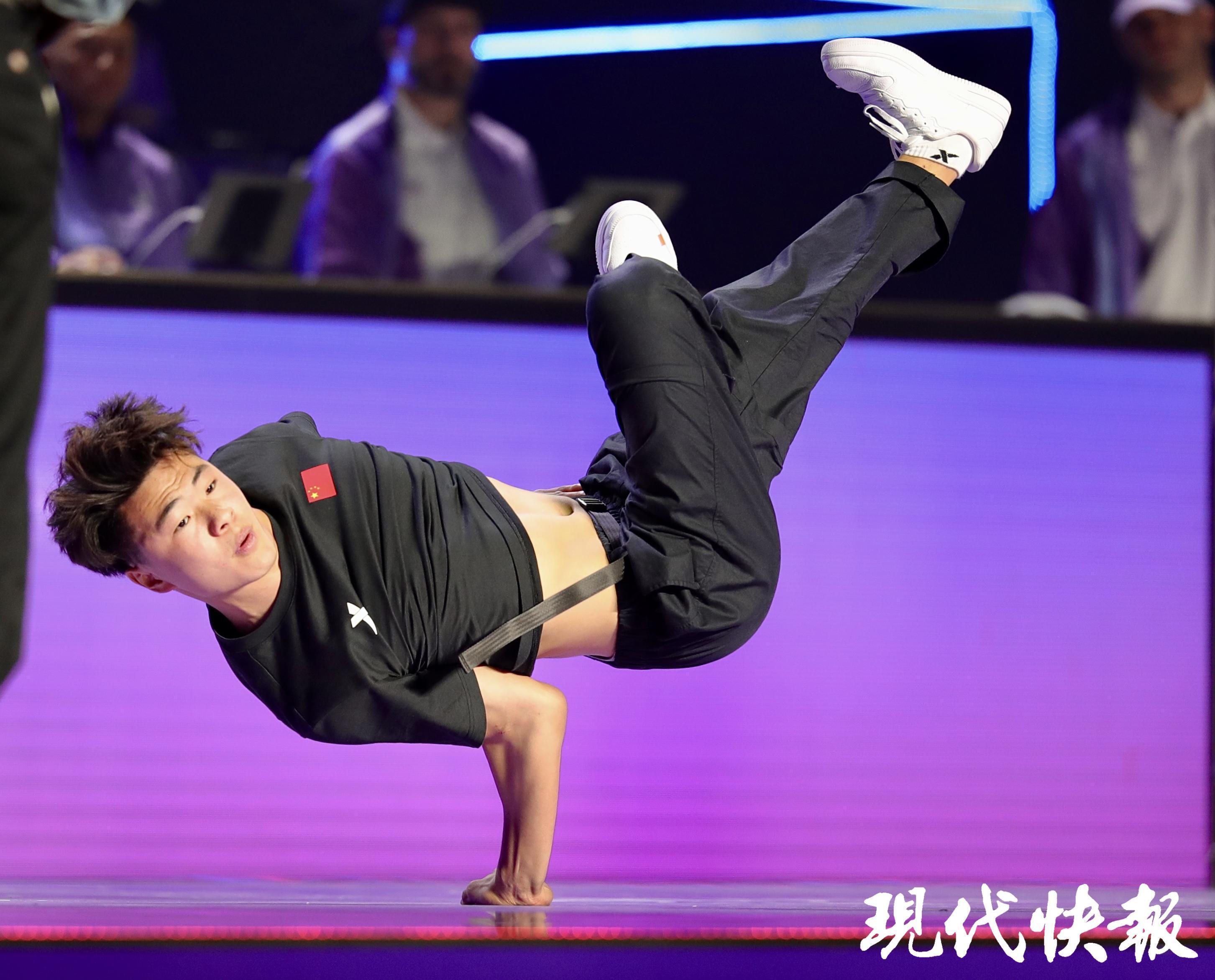 必一体育官网文脉华章｜奥运刮起“潮玩”风体育文化的年轻态表达(图5)
